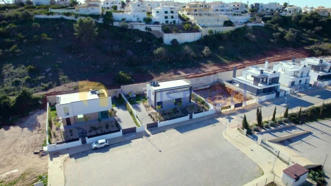 Moradia T4 para Venda em Albufeira e Olhos de Água