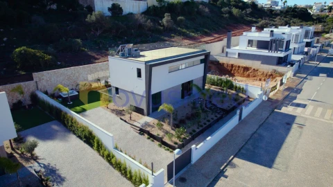 Moradia T4 para Venda em Albufeira e Olhos de Água
