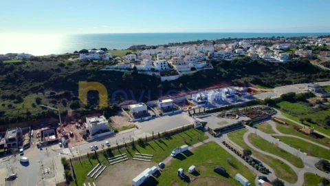 Moradia T4 para Venda em Albufeira e Olhos de Água