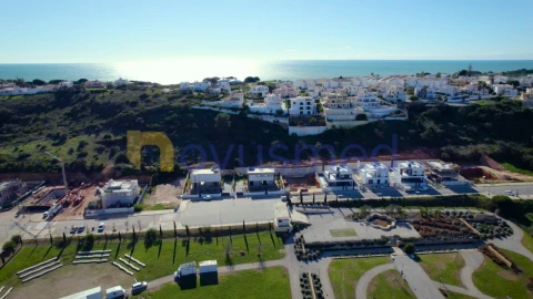 Moradia T4 para Venda em Albufeira e Olhos de Água