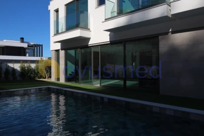 Moradia T4 para Venda em Albufeira e Olhos de Água