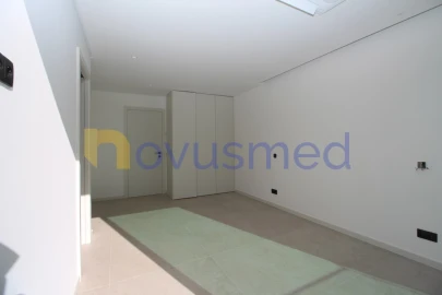 Moradia T4 para Venda em Albufeira e Olhos de Água