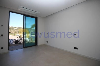 Moradia T4 para Venda em Albufeira e Olhos de Água