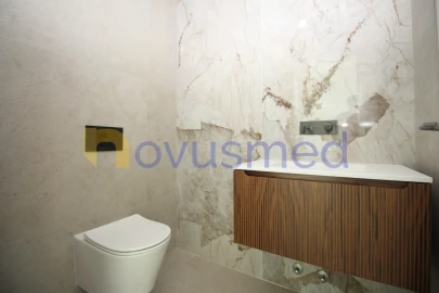 Moradia T4 para Venda em Albufeira e Olhos de Água