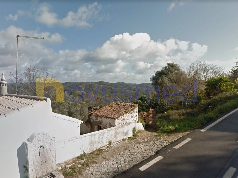 Moradia T1 para Venda em Alte Foto 23