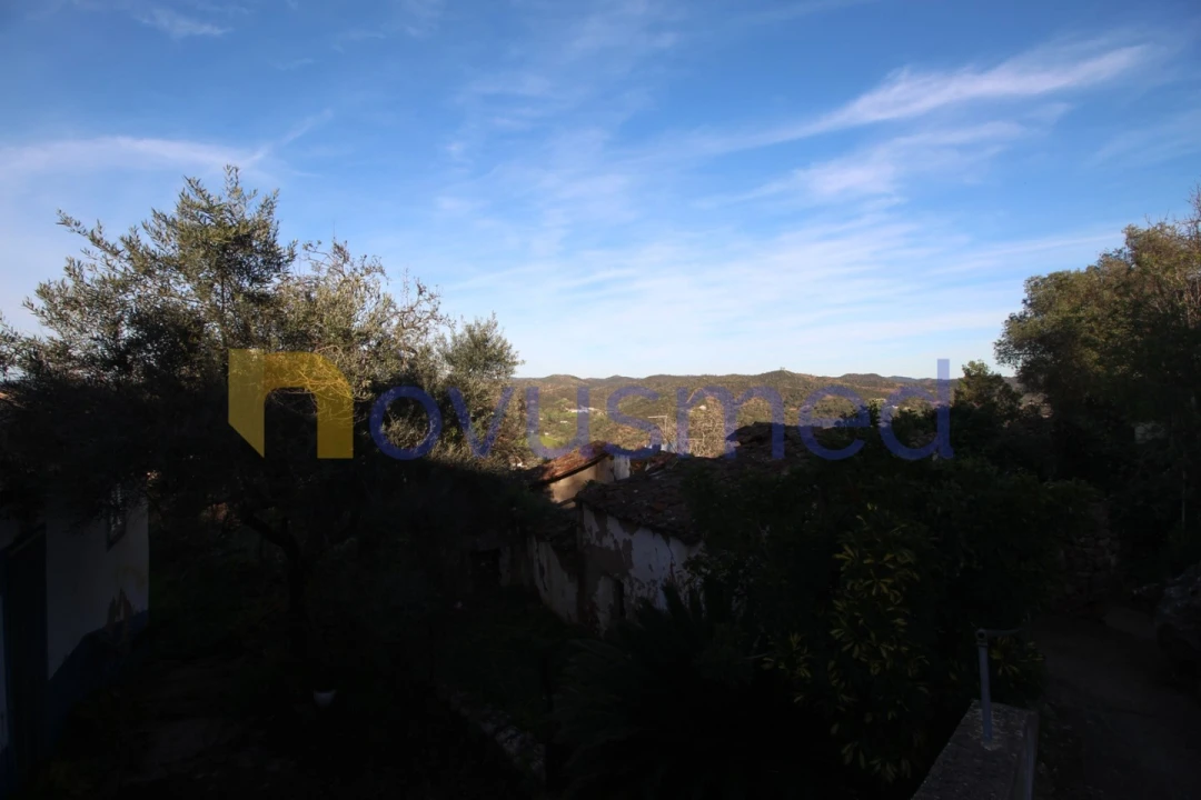 Moradia T1 para Venda em Alte Foto 17