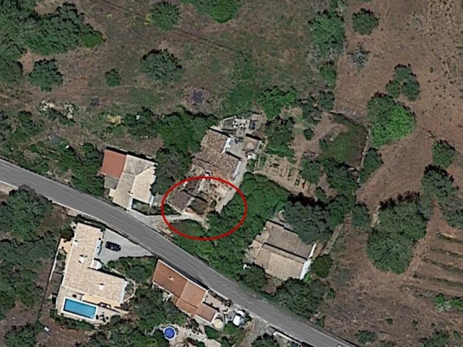 Moradia T1 para Venda em Alte Planta 1