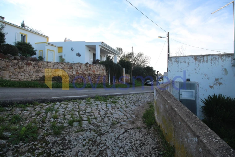 Moradia T1 para Venda em Alte Foto 12