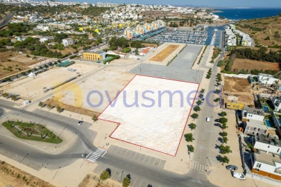 Terreno para Venda em Albufeira e Olhos de Água