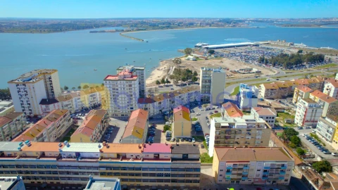 Terreno para Venda em Alto do Seixalinho, Santo André e Verderena