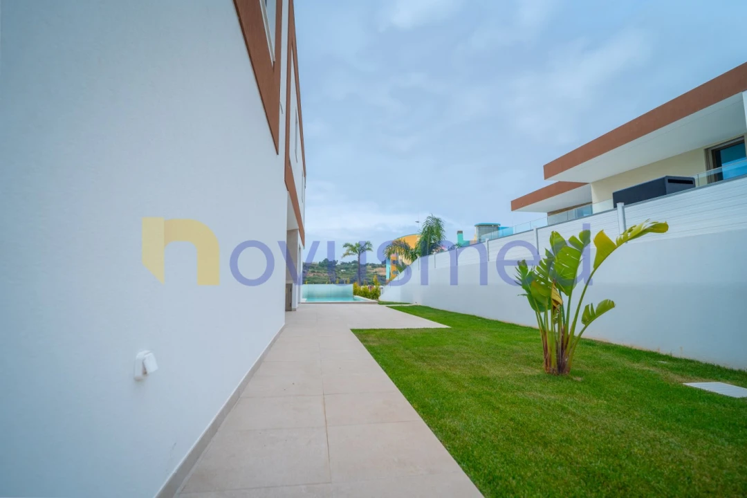Moradia T3 para Venda em Albufeira e Olhos de Água Foto 37