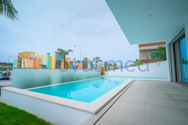 Moradia T3 para Venda em Albufeira e Olhos de Água Foto 8