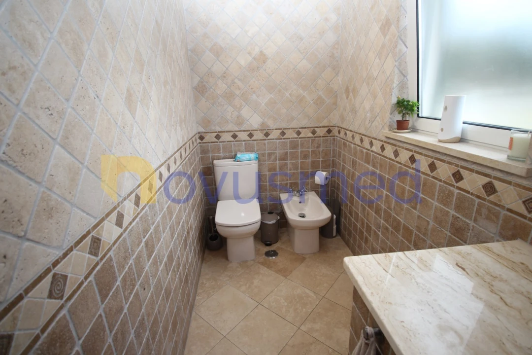 Moradia T4 para Venda em Albufeira e Olhos de Água Foto 13