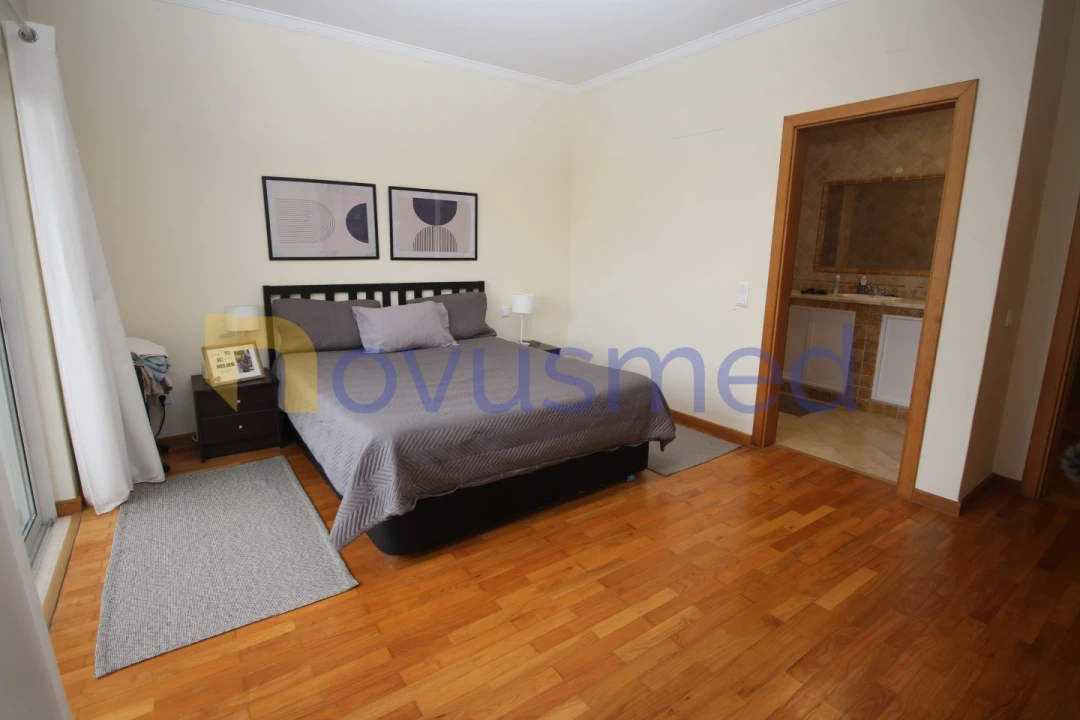 Moradia T4 para Venda em Albufeira e Olhos de Água Foto 15