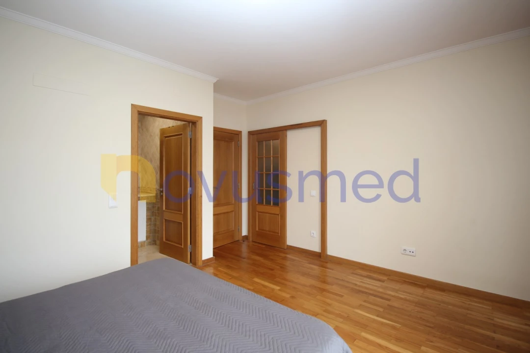 Moradia T4 para Venda em Albufeira e Olhos de Água Foto 28