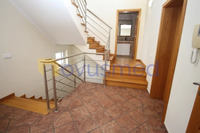 Moradia T4 para Venda em Albufeira e Olhos de Água