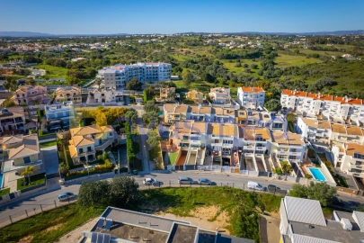 Moradia T4 para Venda em Albufeira e Olhos de Água