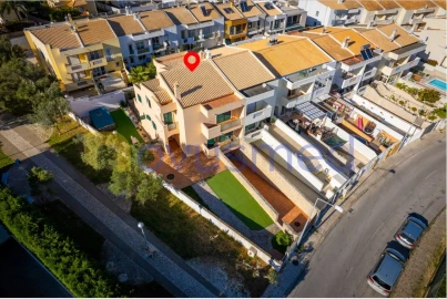 Moradia T4 para Venda em Albufeira e Olhos de Água