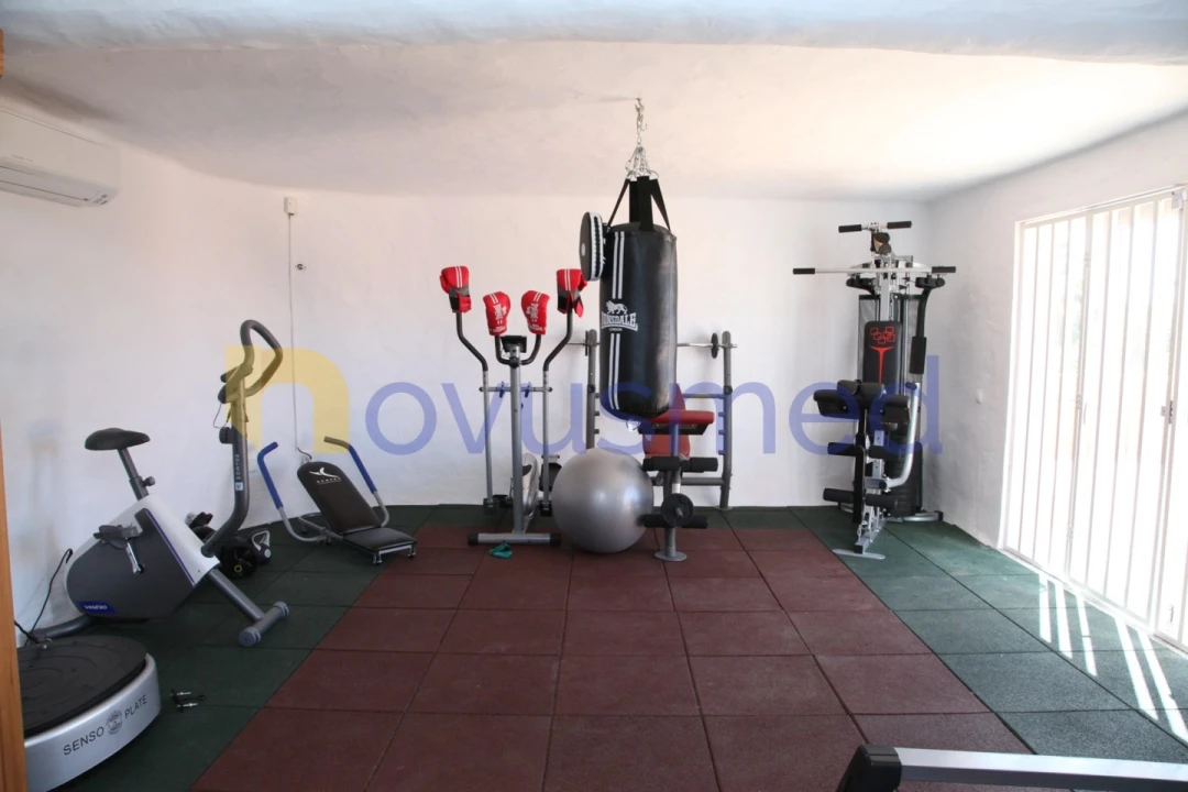 Moradia T4 para Venda em Guia Foto 44
