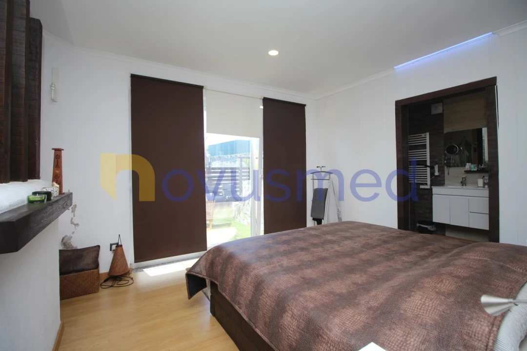 Moradia T4 para Venda em Guia Foto 75