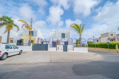 Moradia T3 para Venda em Quarteira