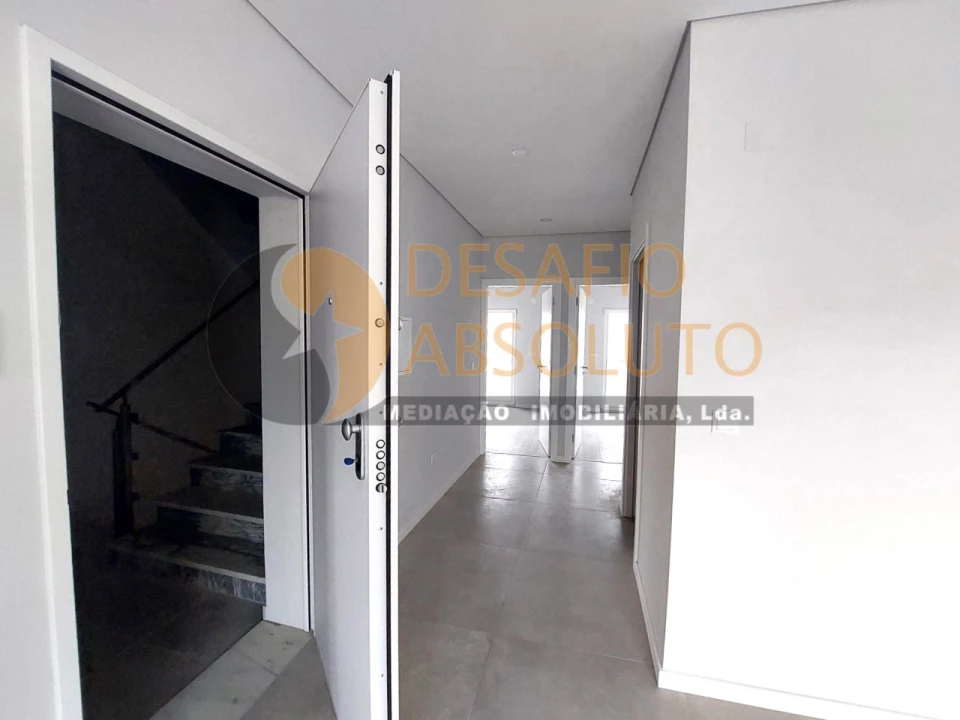 Apartamento T2 para Venda em Quinta do Conde Foto 3