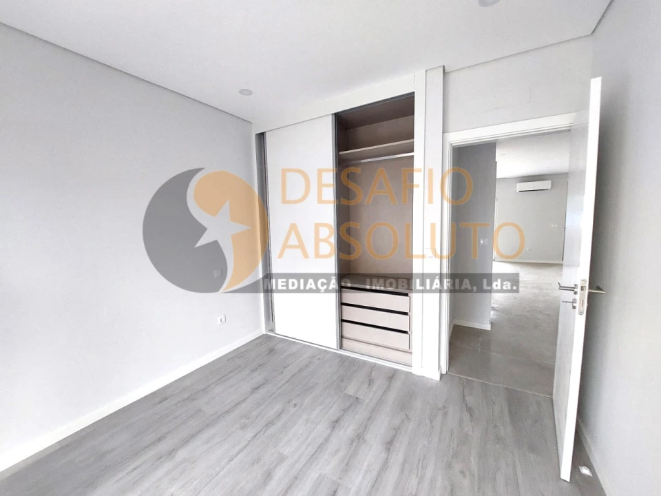 Apartamento T2 para Venda em Quinta do Conde Foto 14