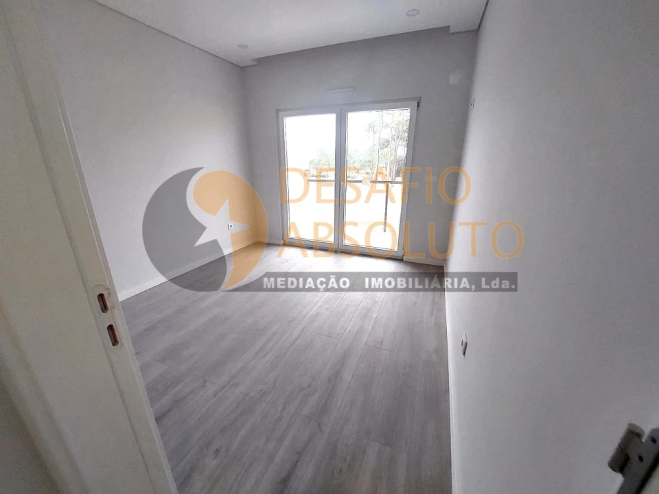 Apartamento T2 para Venda em Quinta do Conde Foto 16