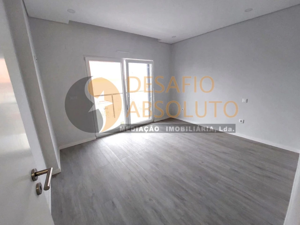 Apartamento T2 para Venda em Quinta do Conde Foto 18