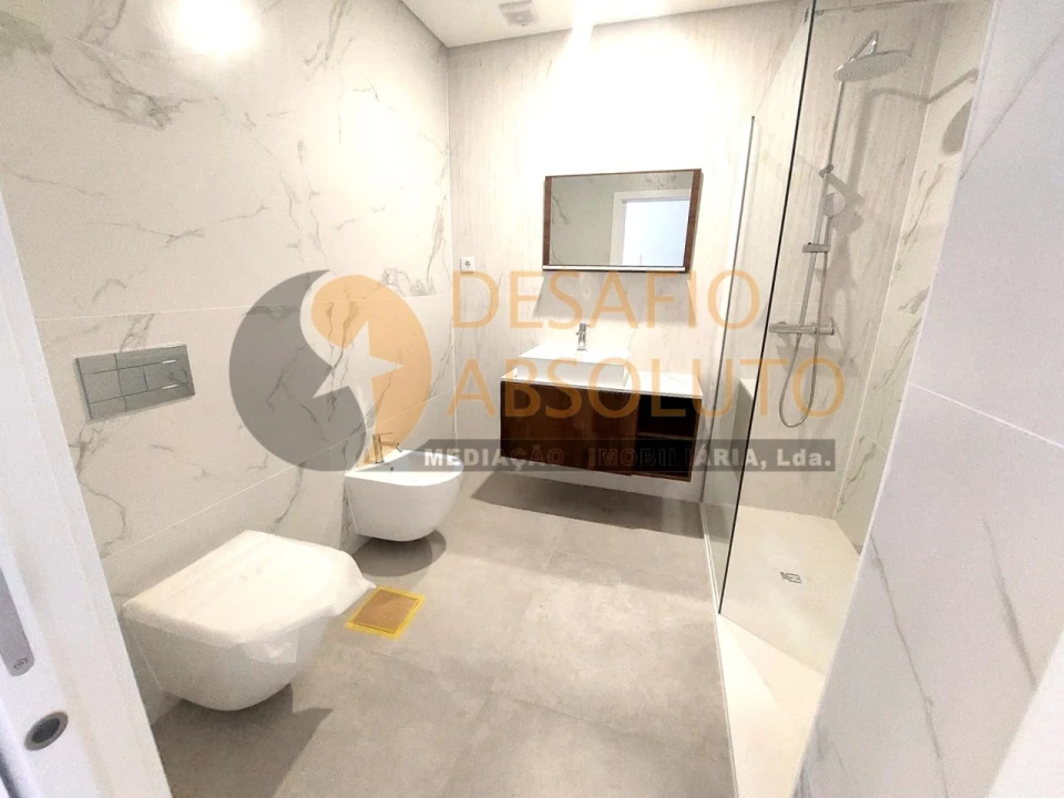 Apartamento T2 para Venda em Quinta do Conde Foto 19