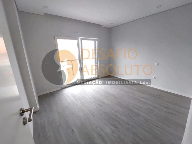 Apartamento T2 para Venda em Quinta do Conde Foto 18