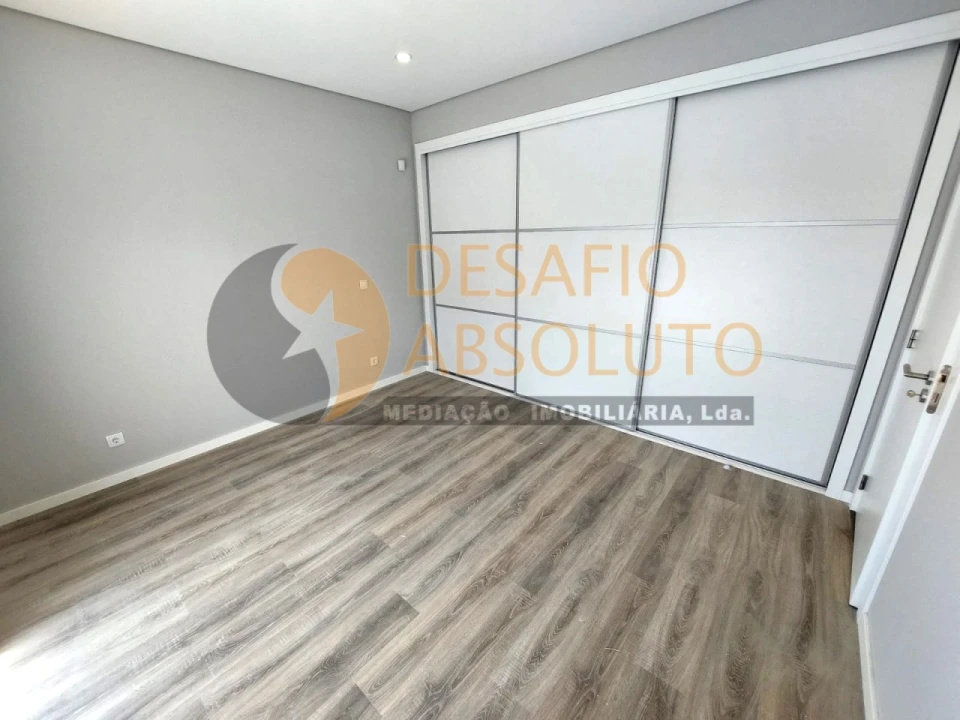 Moradia T4 para Venda em Azeitão (São Lourenço e São Simão) Foto 18