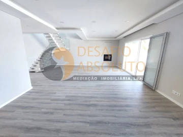 Moradia T4 para Venda em Azeitão (São Lourenço e São Simão)