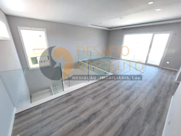 Moradia T4 para Venda em Azeitão (São Lourenço e São Simão)