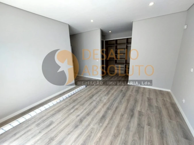 Moradia T4 para Venda em Azeitão (São Lourenço e São Simão) Foto 16