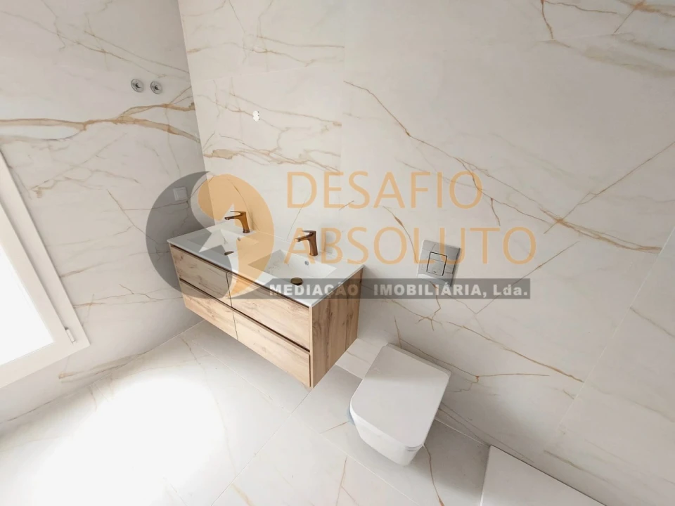 Moradia T3 para Venda em Fernao Ferro Foto 22