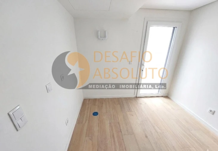 Moradia T3 para Venda em Fernao Ferro Foto 32