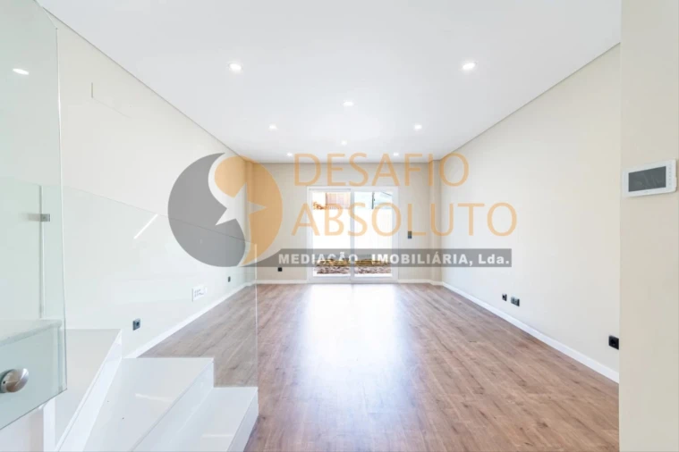 Moradia T3 para Venda em Fernao Ferro Foto 4