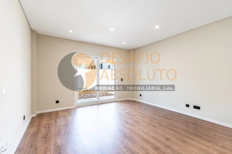 Moradia T3 para Venda em Fernao Ferro Foto 5
