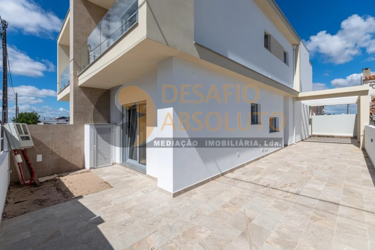 Moradia T3 para Venda em Fernao Ferro Foto 26