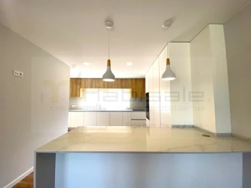 Moradia T3 para Venda em Almargem do Bispo, Pêro Pinheiro e Montelavar