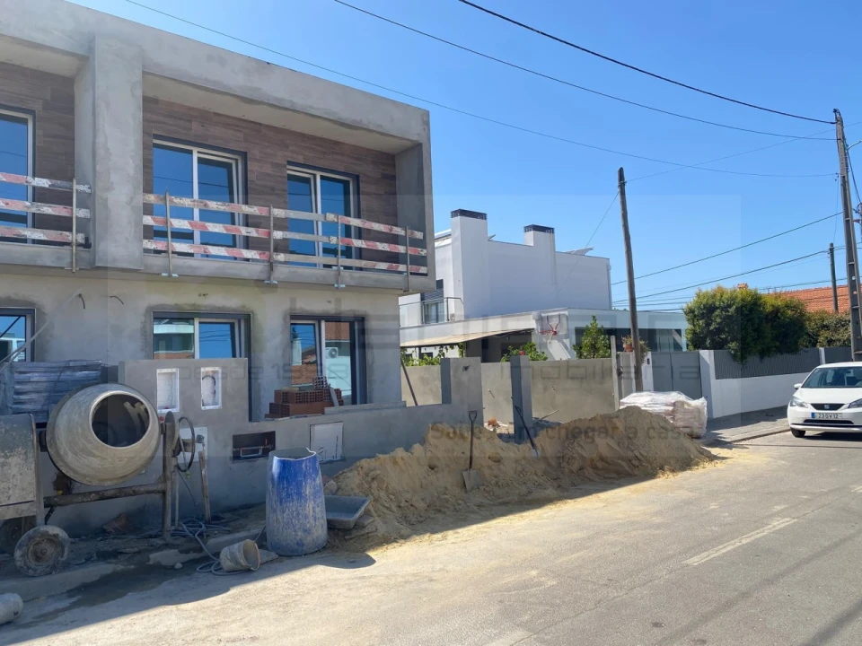 Moradia T4 para Venda em Fernao Ferro Foto 15