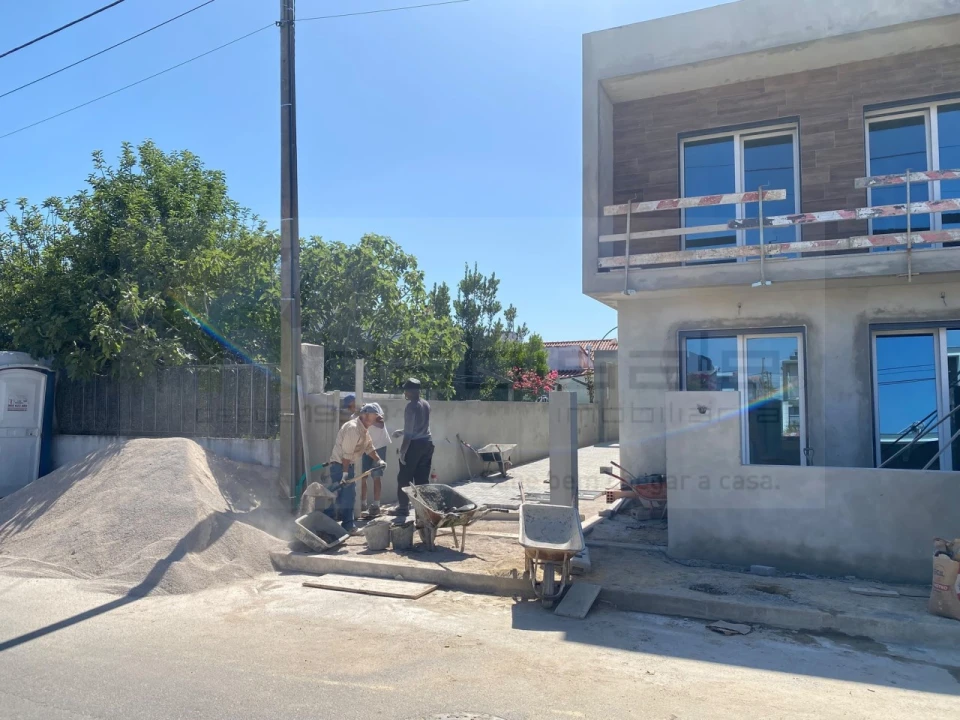 Moradia T4 para Venda em Fernao Ferro Foto 16