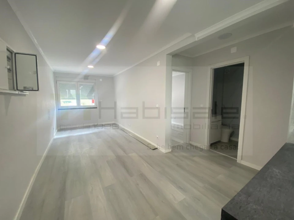 Apartamento T2 para Venda em Benfica Foto 2