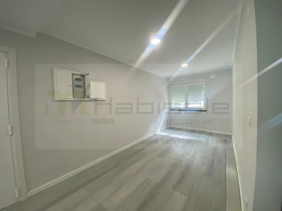 Apartamento T2 para Venda em Benfica Foto 3