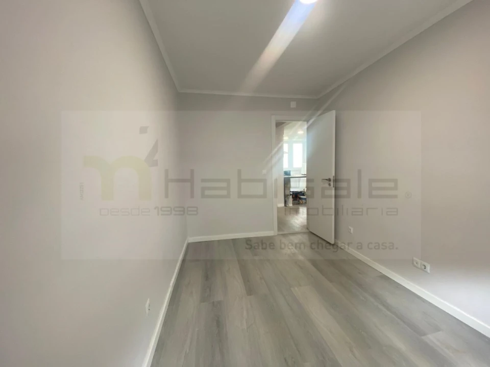 Apartamento T2 para Venda em Benfica Foto 8