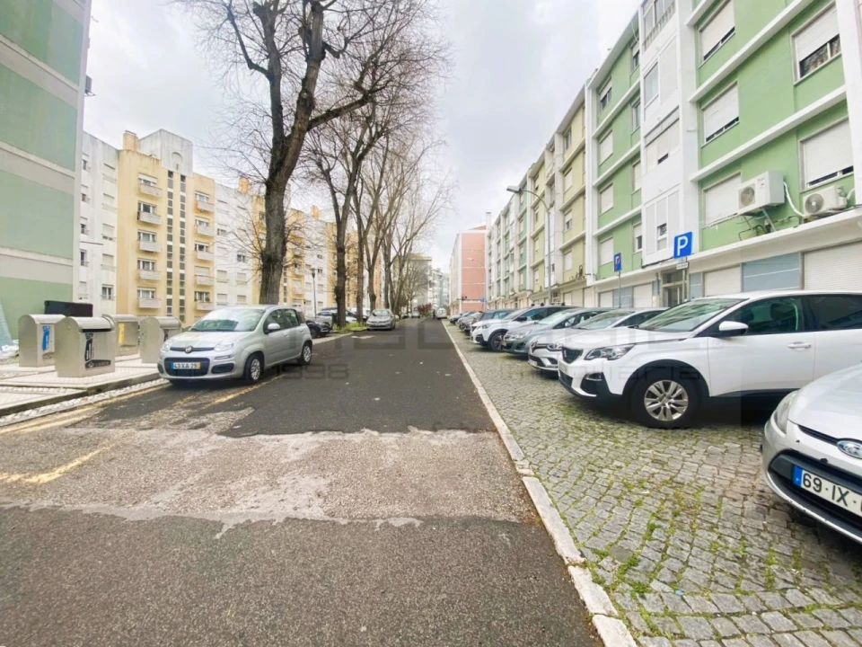 Apartamento T2 para Venda em Benfica Foto 12