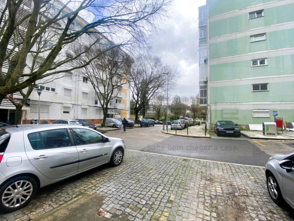Apartamento T2 para Venda em Benfica Foto 13