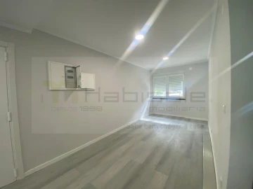 Apartamento T2 para Venda em Benfica