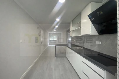 Apartamento T2 para Venda em Benfica